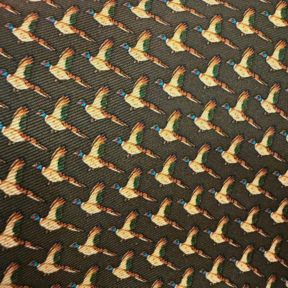 Museum Artifacts 100% Silk Tie Green Flying Pheasant Bird Hunting Outdoorsmen